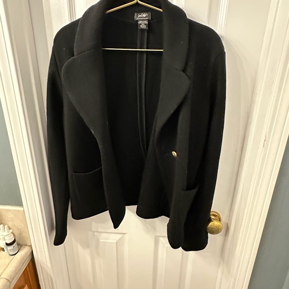 Lord & Taylor Jackets & Blazers - Lord & Taylor 100% Merino Wool blazer. Vintage, date-night, business casual